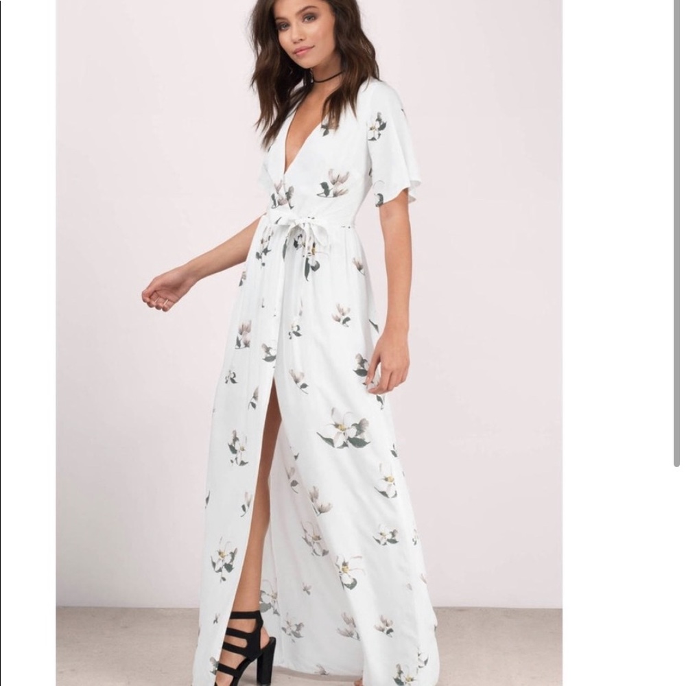 🌸 White Floral Wrap Maxi Dress // For the Bride🌸